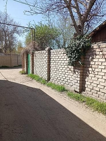 Продажа домов: 🏡 Срочно продаётся дом в районе Аламединского рынка, Бишкек ✨ 4комнат — 6