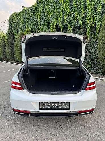 bmw e90: Белый представительский седан бизнес-класса. Кузов и дизайн: - — 4