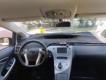 opel astra gtc: Toyota Prius: 2013 г., 1.8 л, Автомат, Гибрид, Хэтчбэк — 6