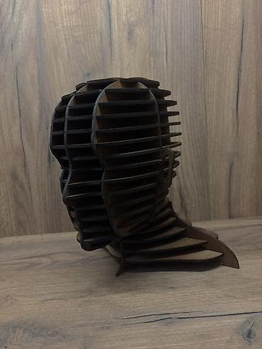 мурской шапка: Декоративная скульптура «Голова» из МДФ/фанеры, модульная. - — 2