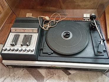 Микрофондор: Виниловый проигрыватель-радиола «Мелодия-103В-стерео» (Радиотехника) — 1