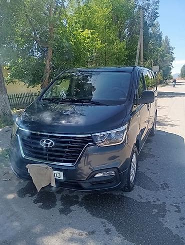Транспорт: Hyundai H-1: 2018 г., 2.5 л, Механика, Дизель, Минивэн — 7