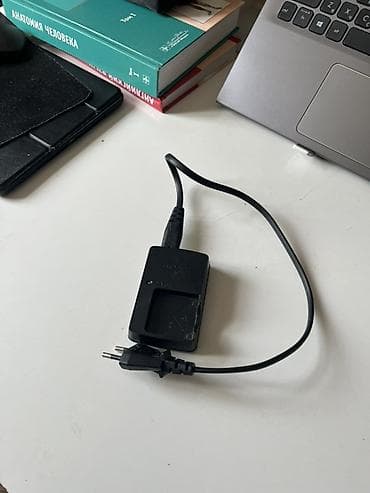 Продам зарядное устройство для аккумуляторов фотоаппаратов Sony