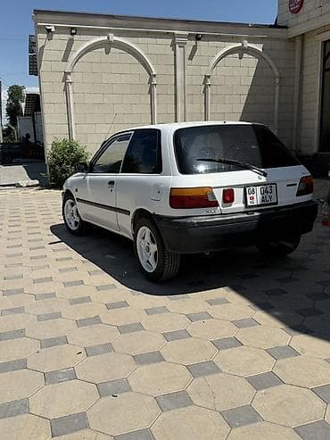Унаа: Toyota Starlet: 1991 г., 1.3 л, Кол менен иштөөчү, Бензин, Хетчбек — 4