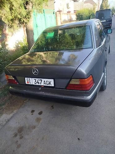 Mercedes-Benz W124: 1991 г., Седан — 4