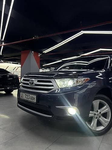 бампе: Toyota Highlander: 2011 г., 3.5 л, Автомат, Бензин, Кроссовер — 2