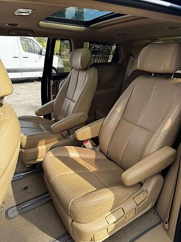 mini coper: Kia Carnival: 2018 г. — 7