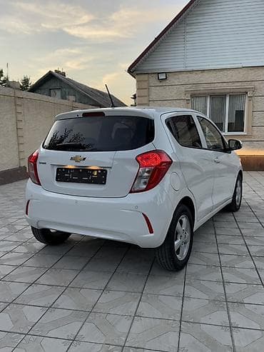 deepal so7: Chevrolet Spark: 2019 г., Бензин, Хэтчбэк — 4
