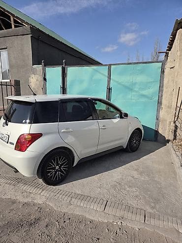 Toyota Ist: 2004 г., Автомат, Бензин, Хэтчбэк