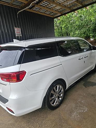 toyota verso 7 мест: Kia Carnival: 2019 г., Минивэн — 4