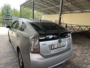 Транспорт: Toyota Prius: 2012 г., Вариатор, Гибрид, Хэтчбэк — 4