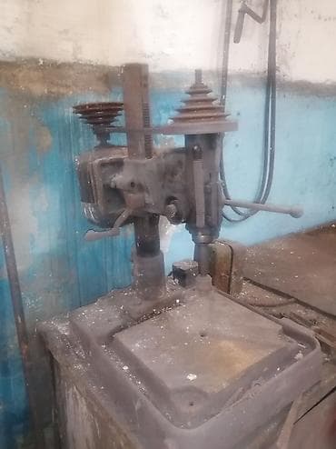 тиски для ювелиров: Металлический верстак с тисками и навесным оборудованием Описание: - — 5