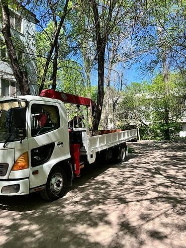 ауман тягач: Манипулятор, Toyota, 2002 г., от 4 т — 1