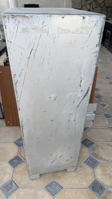 металлический шкаф с полками: Металлический сейф/шкаф для хранения - Материал: цельнометаллический — 2