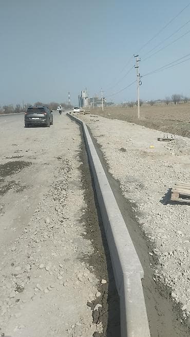 металлический уголок: Устройство бортового камня (бордюра) и лотков для водоотвода - — 7