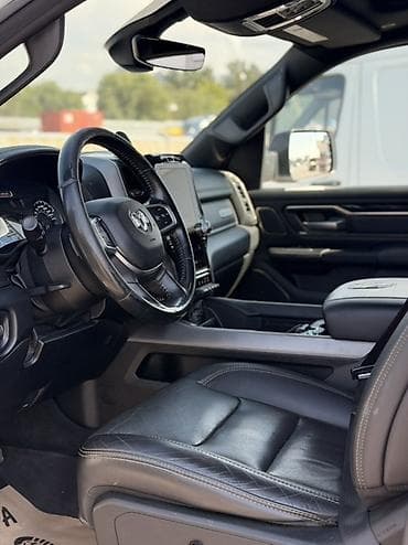 фаркоп на 570: RAM 1500 Rebel 4x4, белый пикап - Мощный полноразмерный пикап с — 7