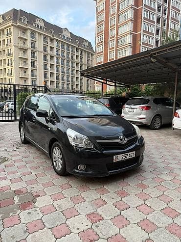продаю тайота карола версо: Toyota Verso: 2012 г., 2 л, Механика, Дизель, Минивэн — 1