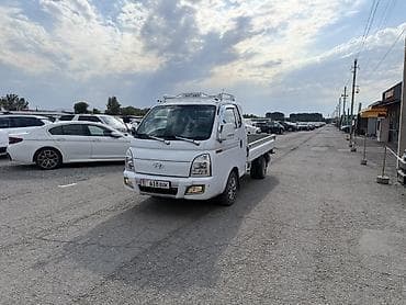 hyundai xcient: Легкий грузовик, Hyundai, Стандарт, 2 т, Б/у — 1