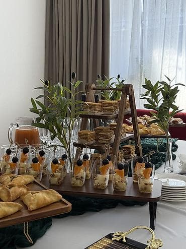 выставка: Выездные банкеты | Организатор-администратор, Оформители | Фуршетный стол — 2