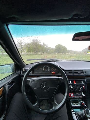 обмен на авто с доплатой: Mercedes-Benz W124: 1994 г., 2.2 л, Механика, Бензиновая, Универсал — 4