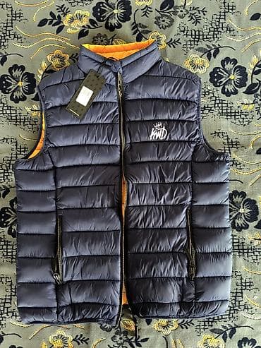 Продаю за пол цены Стёганый мужской жилет Kingin - Модель: безрукавка