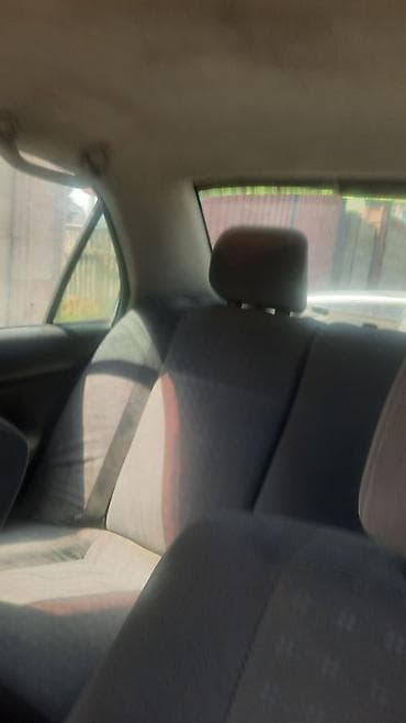 Унаа сатуу: Mitsubishi Lancer: 2001 г., 1.6 л, Кол менен иштөөчү, Седан — 3