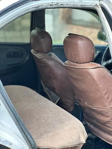 e star: Nissan Primera: 1993 г., 2 л, Механика, Бензин, Седан — 9