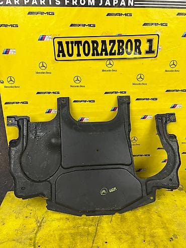 Защитка двигателя на Mercedes Benz w203 состояние отличное Все