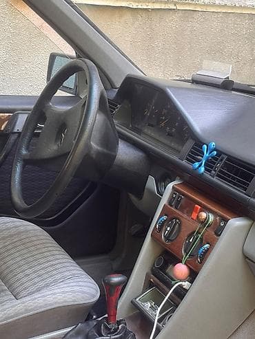 sprinter 315: Mercedes-Benz W124: 1986 г., 2.3 л, Механика, Бензин, Седан — 5