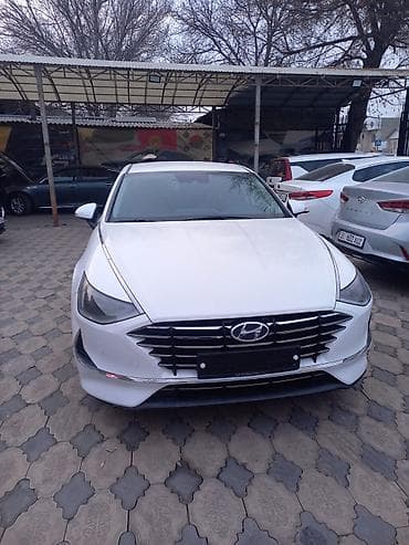 электирик авто: Hyundai Sonata, белый седан бизнес-класса. Кузов и дизайн: - — 2