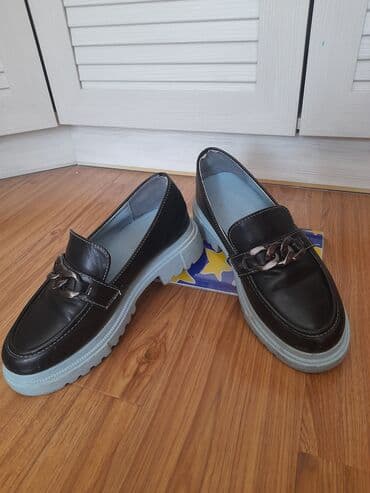 обувь в школу: Продаю лоферы - б/у, на девочку, размер 36, кожзам, мало носили, в — 2