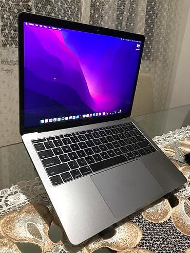 Macbook pro Очень шикарное состояние Он отдельно без ничего отдам