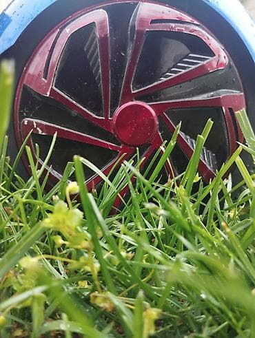 обмен на сурф: Гироскутер с эффектным корпусом цвета металлик (синий) и контрастными — 4