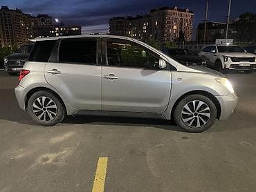 corolla 2004: Toyota Ist: 2003 г., 1.5 л, Автомат, Бензин, Хэтчбэк — 2