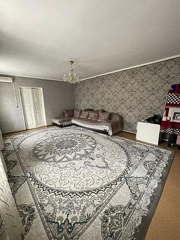 короб дома: Продаётся просторный частный дом. Планировка и комнаты: - Большая — 2