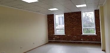 сдаю бизнес: Аренда офисов, 33 м², В бизнес центре, 1 линия — 6