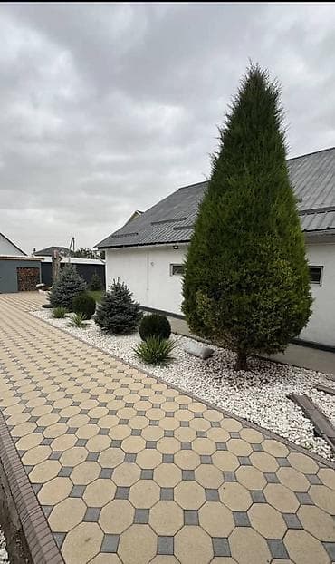 квартиры в районе ак орго: 🏡 Продается 4-комнатный дом 📍 Район: ж/м Ак-Орго (по ул. Алыкулова) — 10