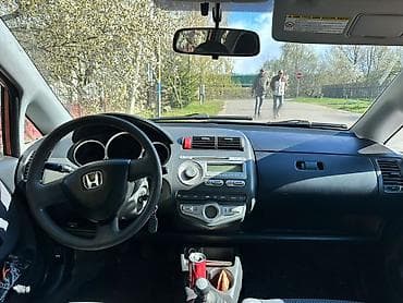 mini car: Honda Jazz: 2005 г., 1.4 л, Механика, Бензин, Хэтчбэк — 4