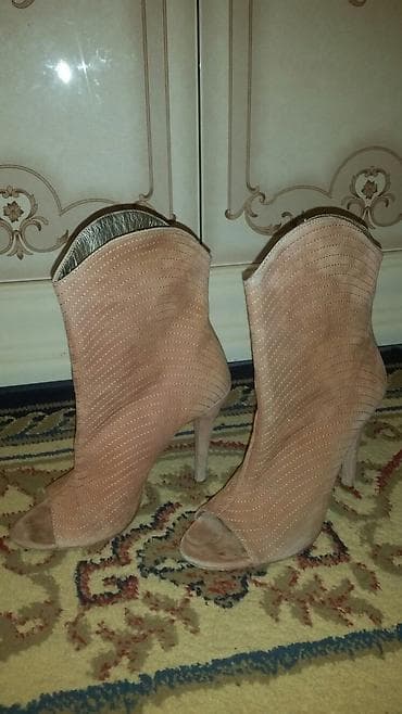 черные замшевые ботильоны: Продам замшевые супер модные ботильёны. размер 37 — 2