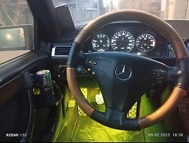Mercedes-Benz W124: 1990 г., 2.3 л, Механика, Бензин, Седан — 4