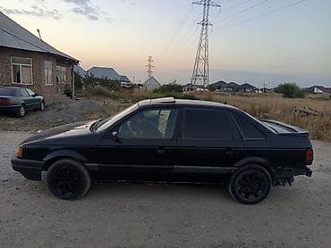 Продажа авто: Volkswagen Passat: 1993 г., Седан — 4