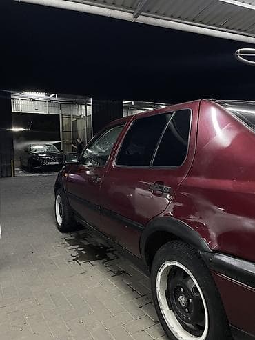 Продажа авто: Volkswagen Vento: 1993 г., 1.8 л, Хэтчбэк — 3