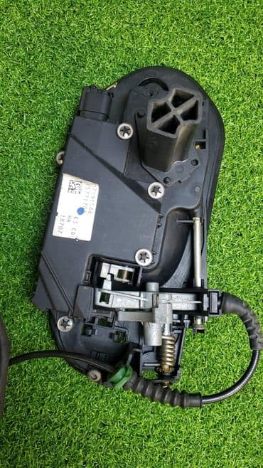 e91: Оригинальный б/у замок задней правой двери в сборе с кронштейнручки — 9