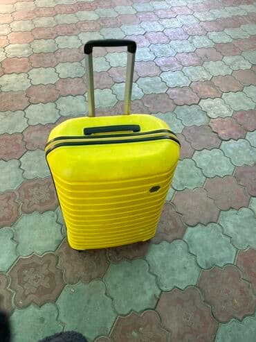 чемоданы бишкек дордой цены: Желтый чемодан на колесах - Корпус: жесткий, ребристая поверхность — 1