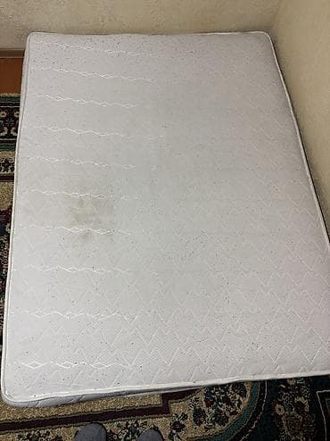 Матрас 🛏️ Состояние хорошая 🥳 Ширина : 150 см Длина : 196 см