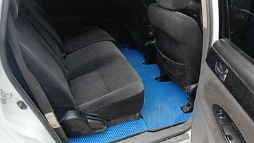mers c class: Toyota Ipsum: 2002 г., 2.4 л, Автомат, Бензин, Минивэн — 7