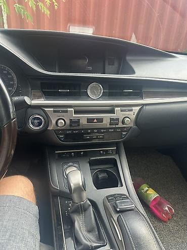 2016: Lexus ES: 2016 г., 2.5 л, Вариатор, Гибрид, Седан — 5