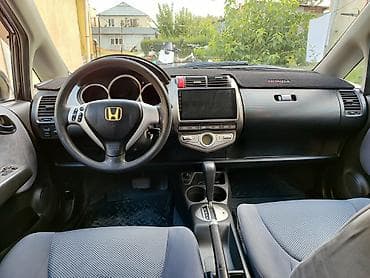 каптива 2008: Honda Jazz: 2008 г., 1.3 л, Вариатор, Бензин, Хэтчбэк — 5