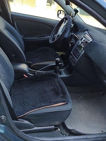 Транспорт: Toyota Avensis: 2002 г., 1.8 л, Механика, Дизель, Седан — 5
