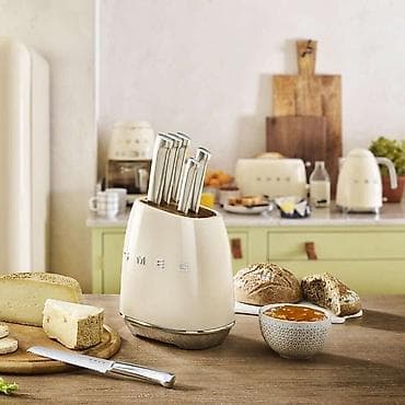 silver kitchen: Набор кухонных ножей Smeg в подставке. - Современный дизайн в стиле — 1